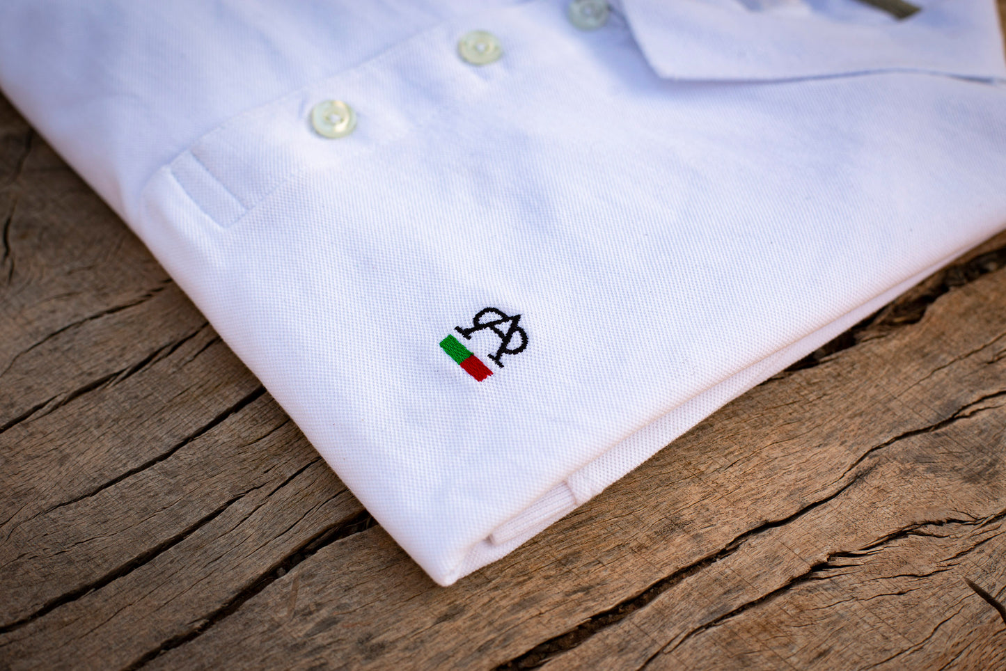POLO BLANCO MODELO HIERRO Y DIVISA DE GANADERIA MIURA